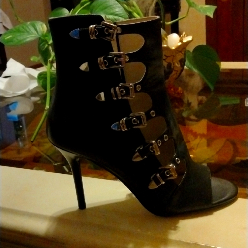 Michael Kors boots  size 7